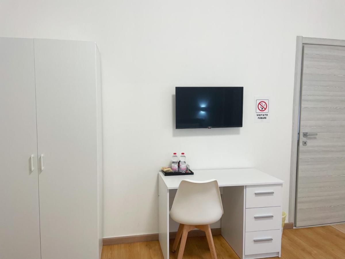 Nuovo Confortini Rooms Sunday Verona Bagian luar foto
