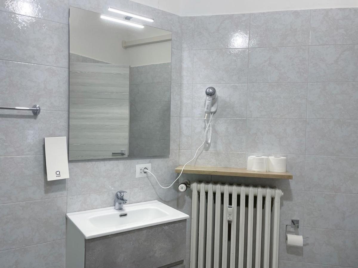 Nuovo Confortini Rooms Sunday Verona Bagian luar foto