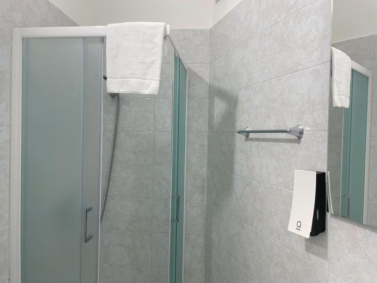 Nuovo Confortini Rooms Sunday Verona Bagian luar foto