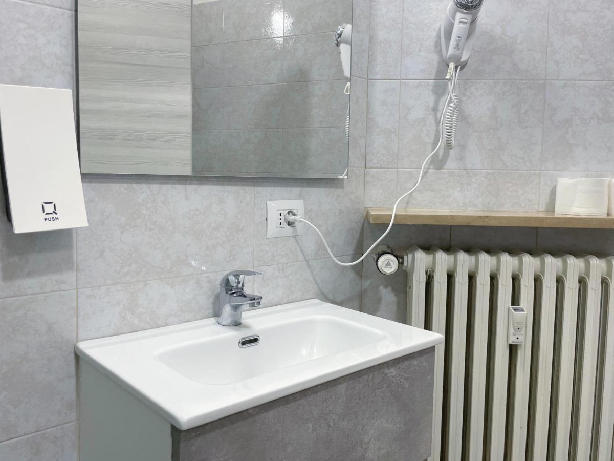 Nuovo Confortini Rooms Sunday Verona Bagian luar foto